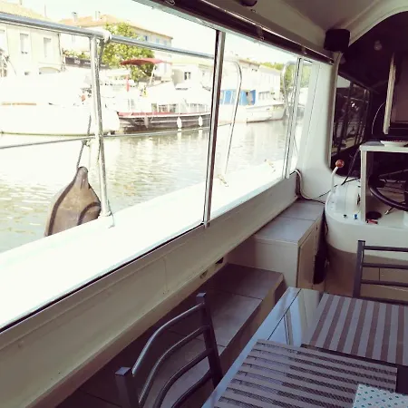 Botel Bateau Entier 35m2 Avec Terrasse *