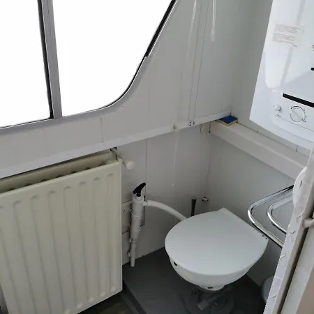 Botel Bateau Entier 35m2 Avec Terrasse Beaucaire (Gard)