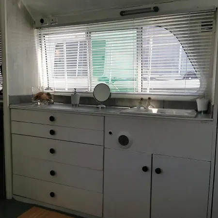 Bateau Entier 35m2 Avec Terrasse Botel