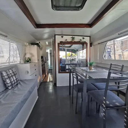 Bateau Entier 35m2 Avec Terrasse Beaucaire (Gard)